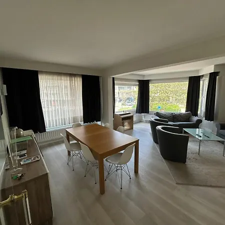 3 Bedroom Nearby The Sea Appartement Ostende