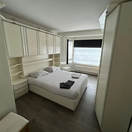 3 Bedroom Nearby The Sea * Oostende